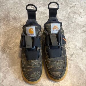 Nike X Carhartt Men’s Camouflage sneakers 6.5